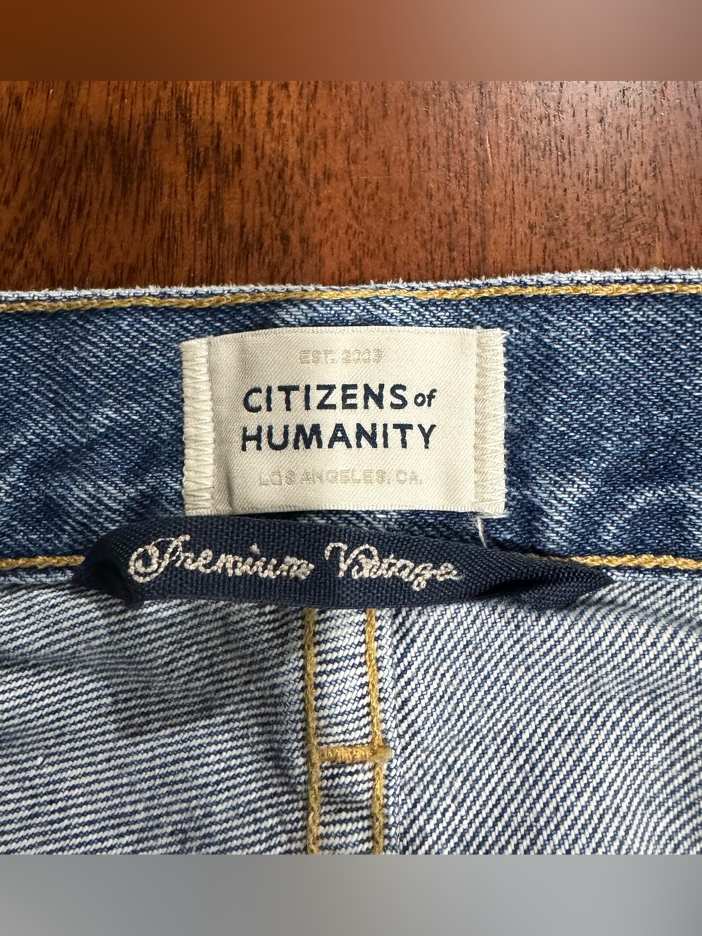Citizens of Humanity Horseshoe Barrel Leg Jeans in Magnolia wash Size 28 - Picture 4 of 10